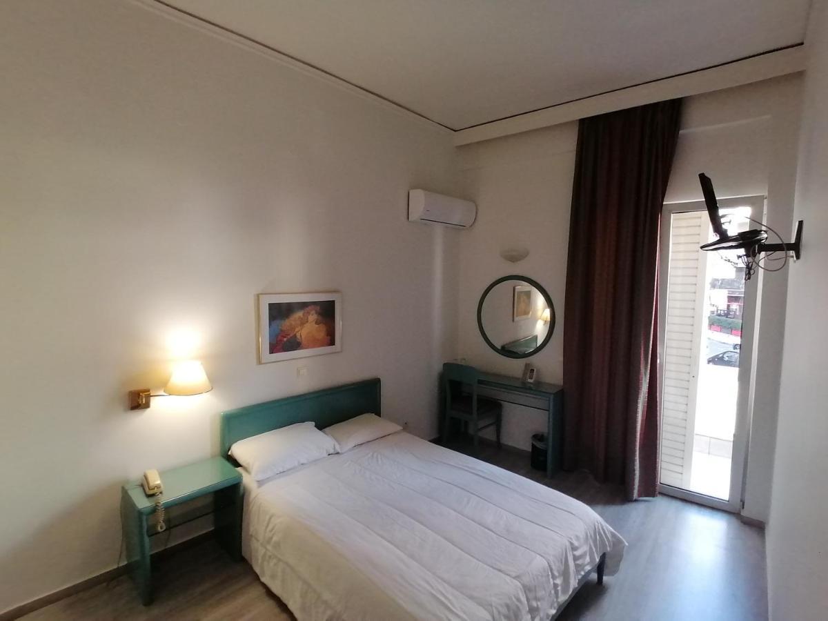 Hotel Galaxias Agrinio Extérieur photo